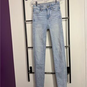 American Eagle 000 Light Wash High Rise Skinny Jeans